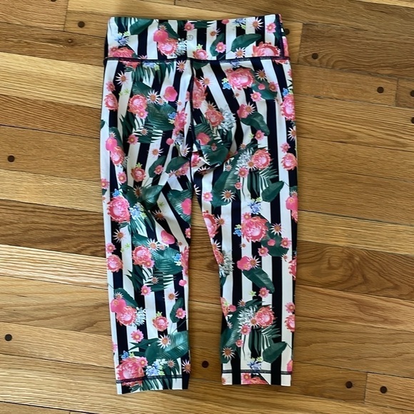 Lululemon Wunder Under Women 6 Crop Full-On Luxtreme Legging Palm Play Floral - Picture 4 of 5